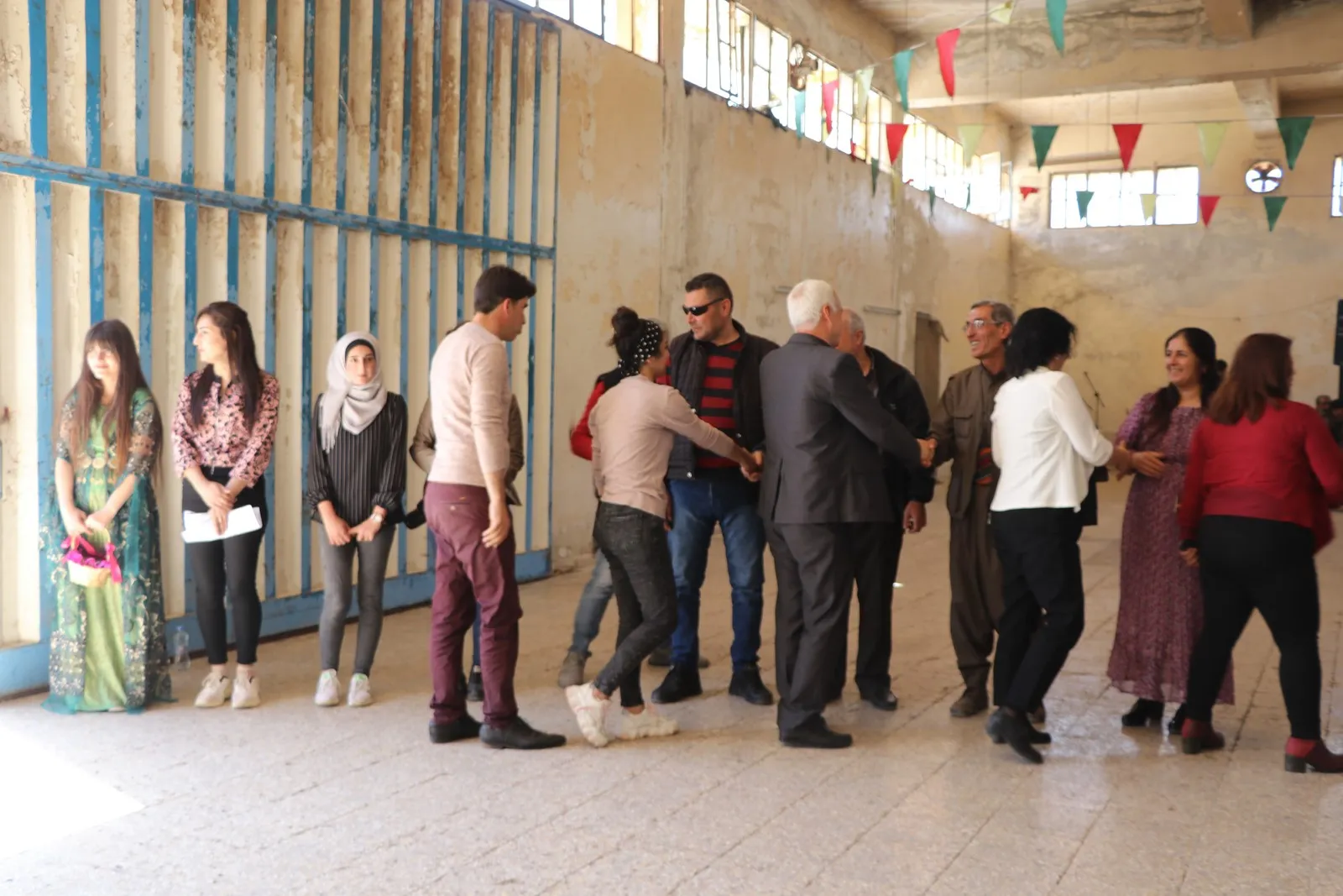 Gaziyan rojbûna rêber Ocalan pîroz kir