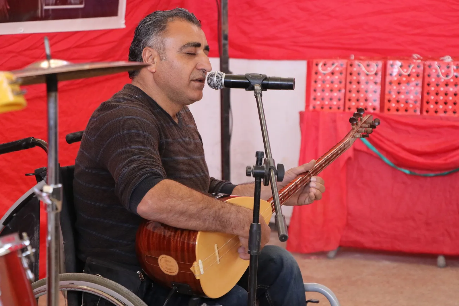 Gaziyan rojbûna rêber Ocalan pîroz kir