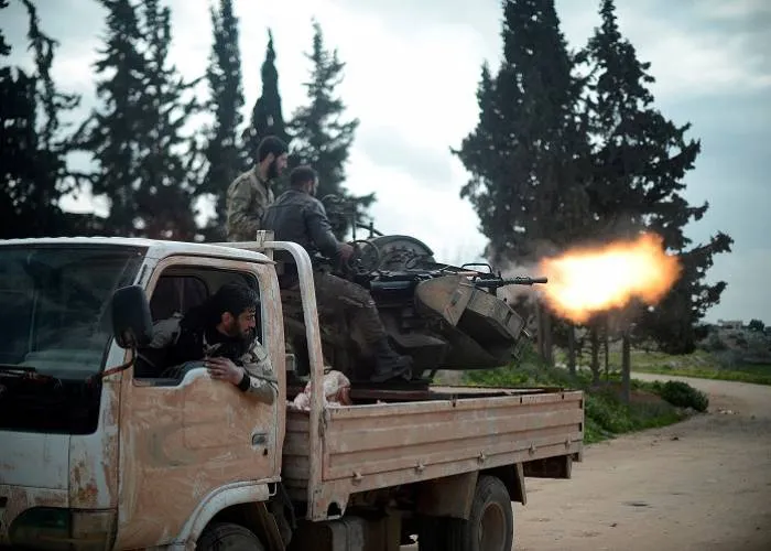 Li Efrînê şerekî dijwar di nava 2 komên çeteyan de rû dide