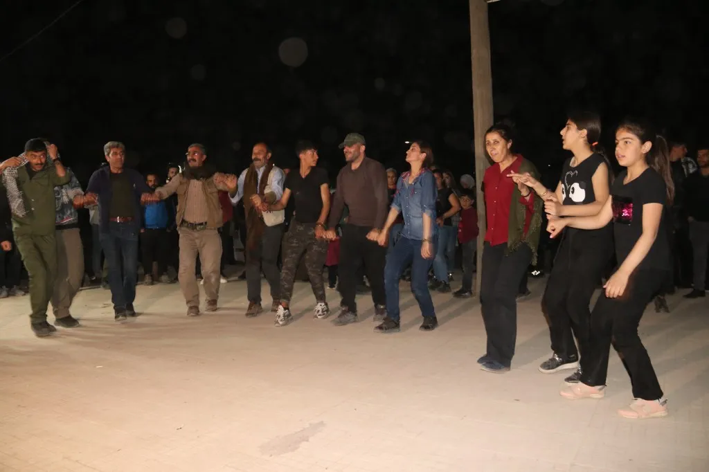 Li Dêrikê pîrozbahiya rojbûna rêber Ocalan