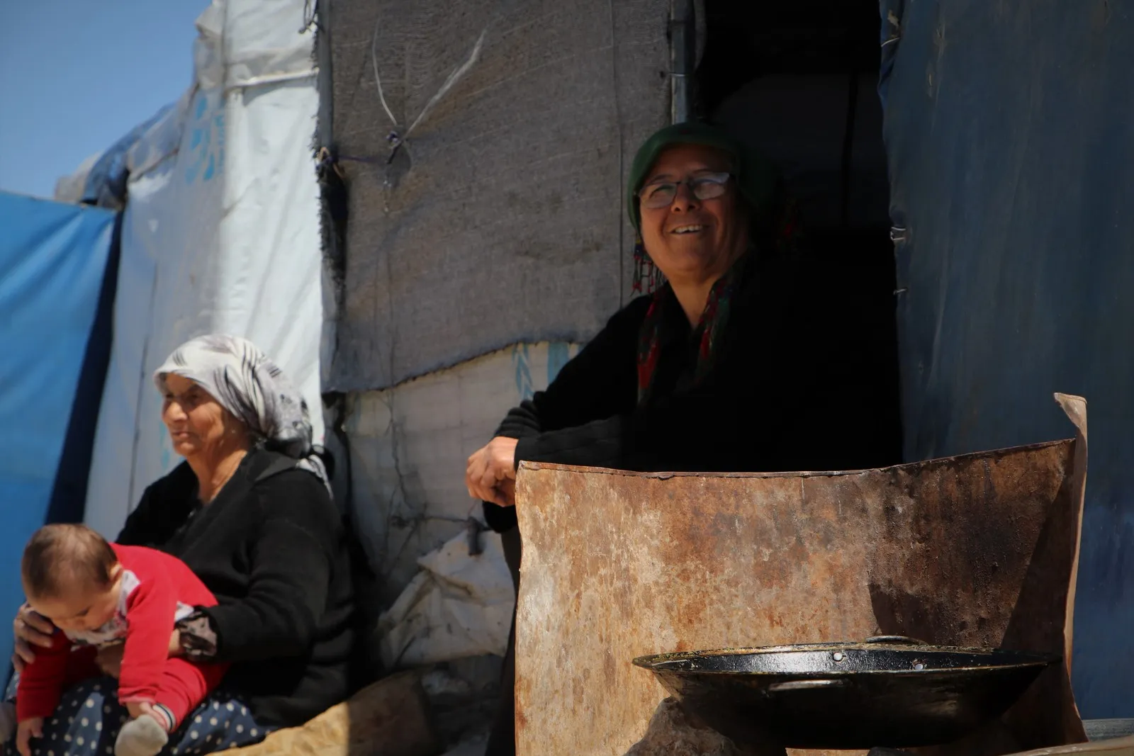 ​​​​​​​Jinên li kampa Berxwedan: Me berê gotiye û niha jî dibêjin em teslîm nabin
