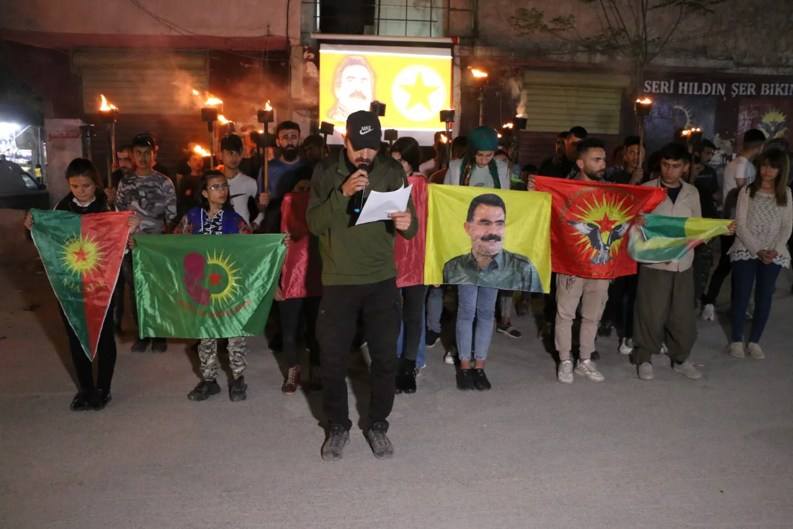 Ciwanên Helebê piştgiriya xwe ji berxwedana gerîlayan re nîşan da