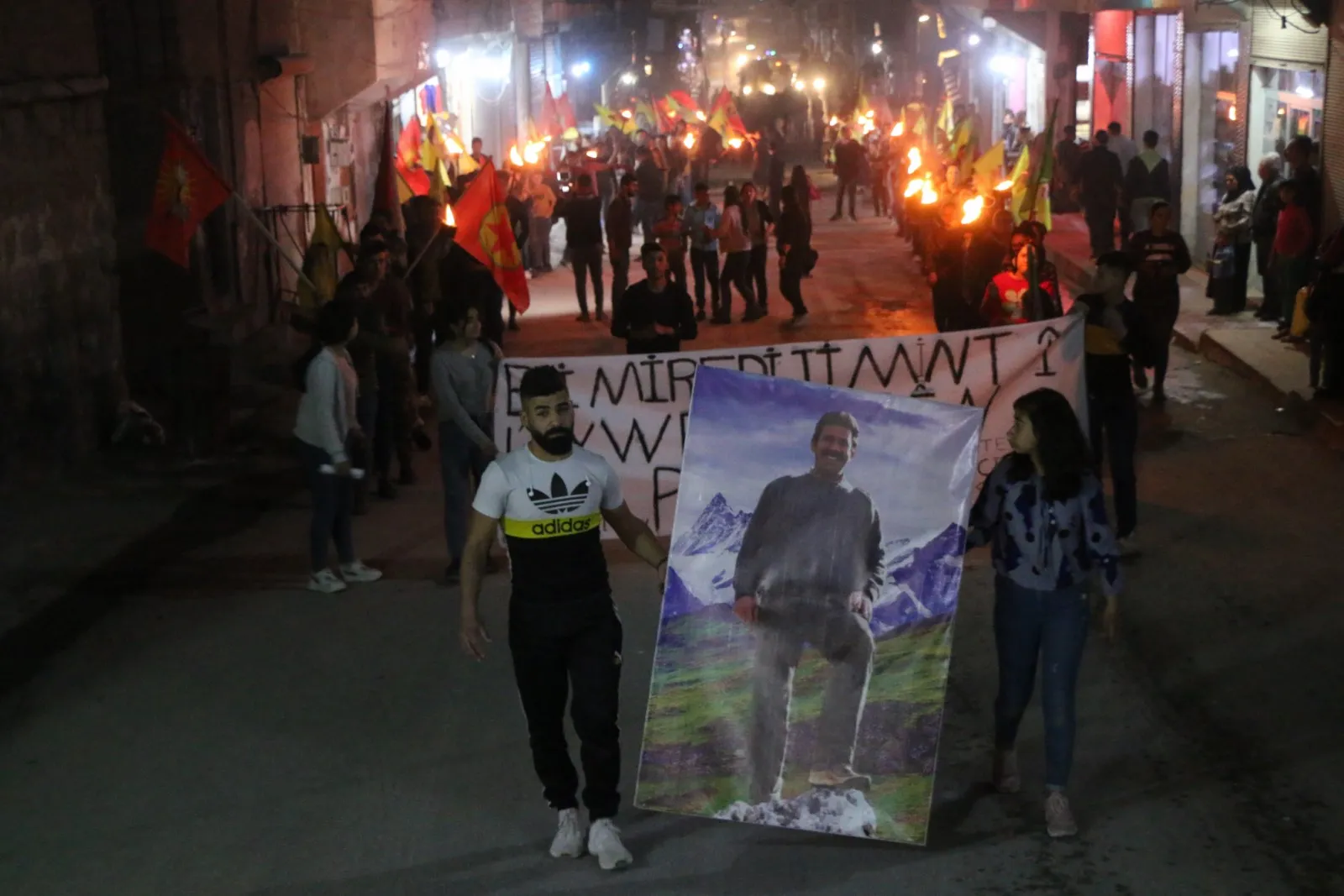 ​​​​​​​Ciwanên Qamişlo, Hesekê û Helebê êrişên dewleta Tirk û tevkariya PDK’ê şermezar kirin