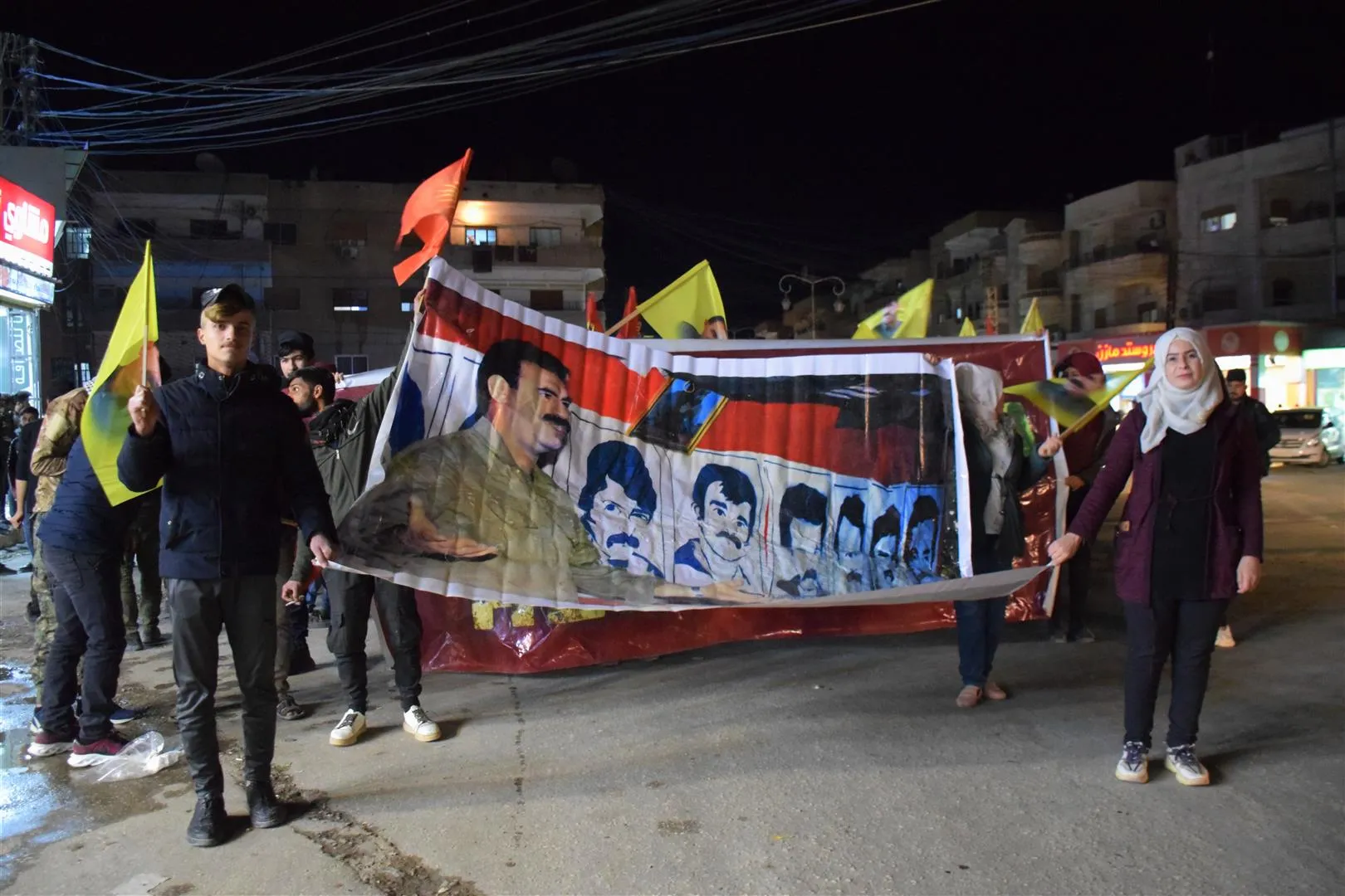 ‛Em li hember siyasetên dixwazin vîna gelên Kurdistanê têk bibin, serî hildidin’