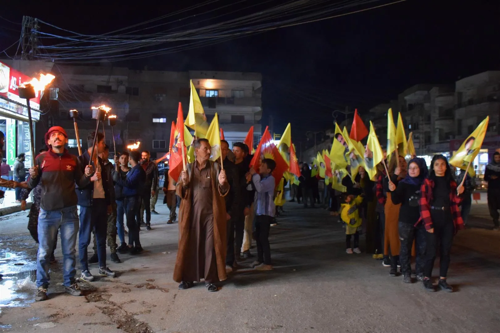 ‛Em li hember siyasetên dixwazin vîna gelên Kurdistanê têk bibin, serî hildidin’