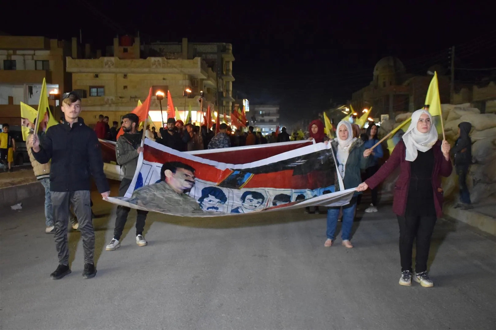 ‛Em li hember siyasetên dixwazin vîna gelên Kurdistanê têk bibin, serî hildidin’