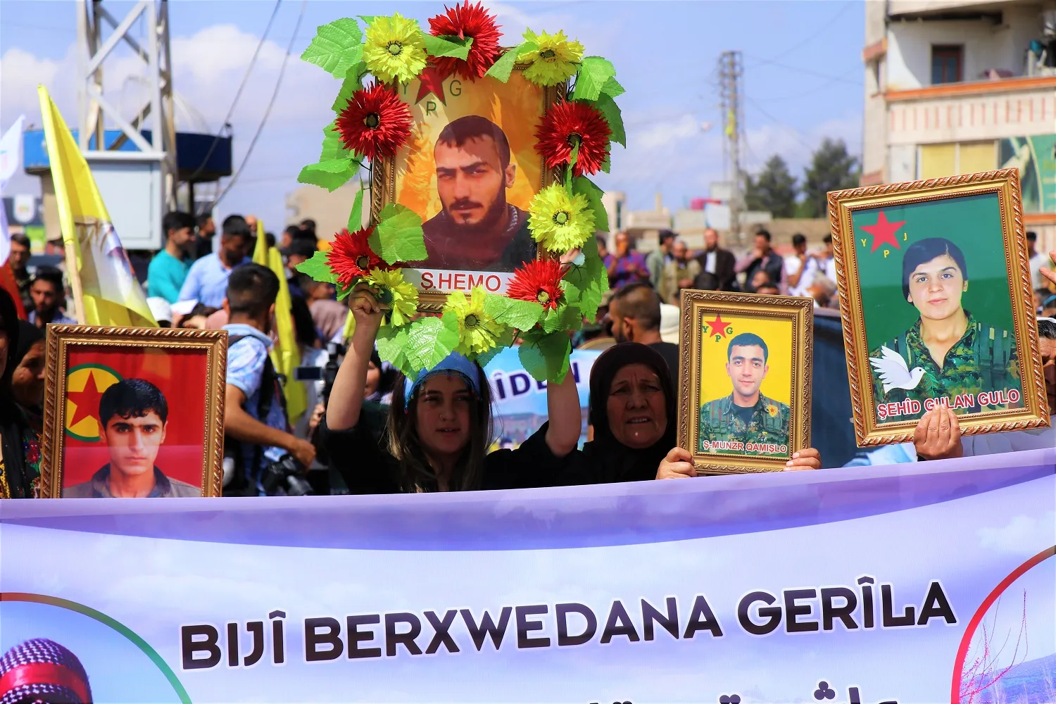 Bi wêne û dîmen.. Meşa rûmetê li dijî dagirkerî û xiyanetê
