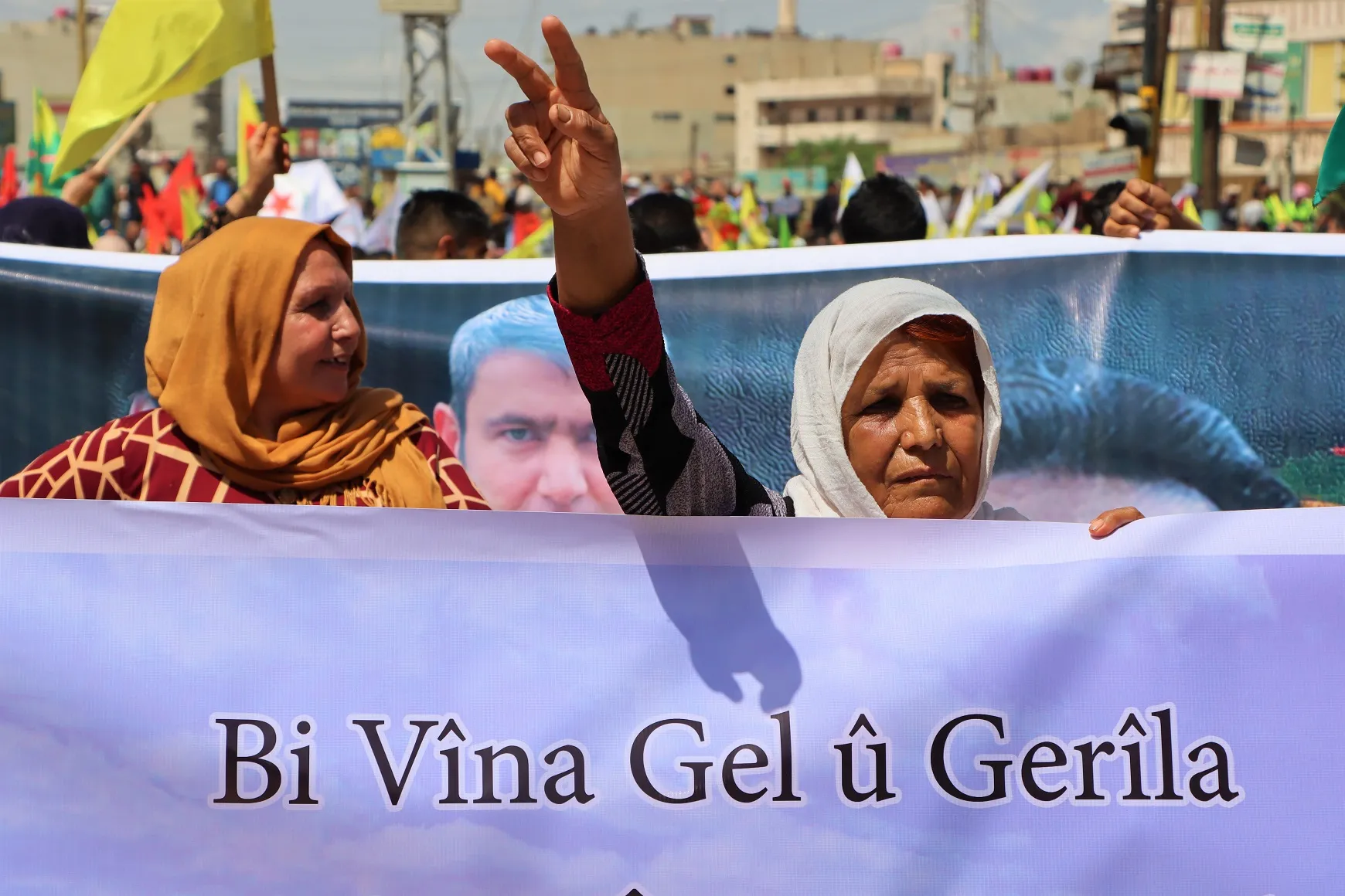 Bi wêne û dîmen.. Meşa rûmetê li dijî dagirkerî û xiyanetê