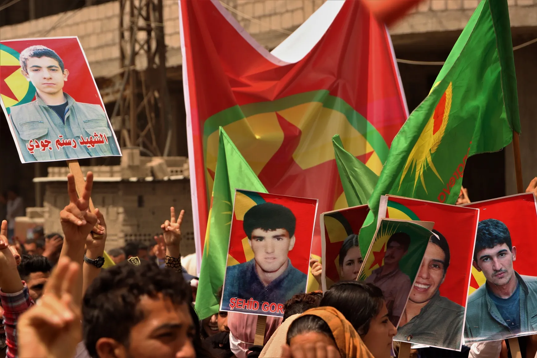 Bi wêne û dîmen.. Meşa rûmetê li dijî dagirkerî û xiyanetê