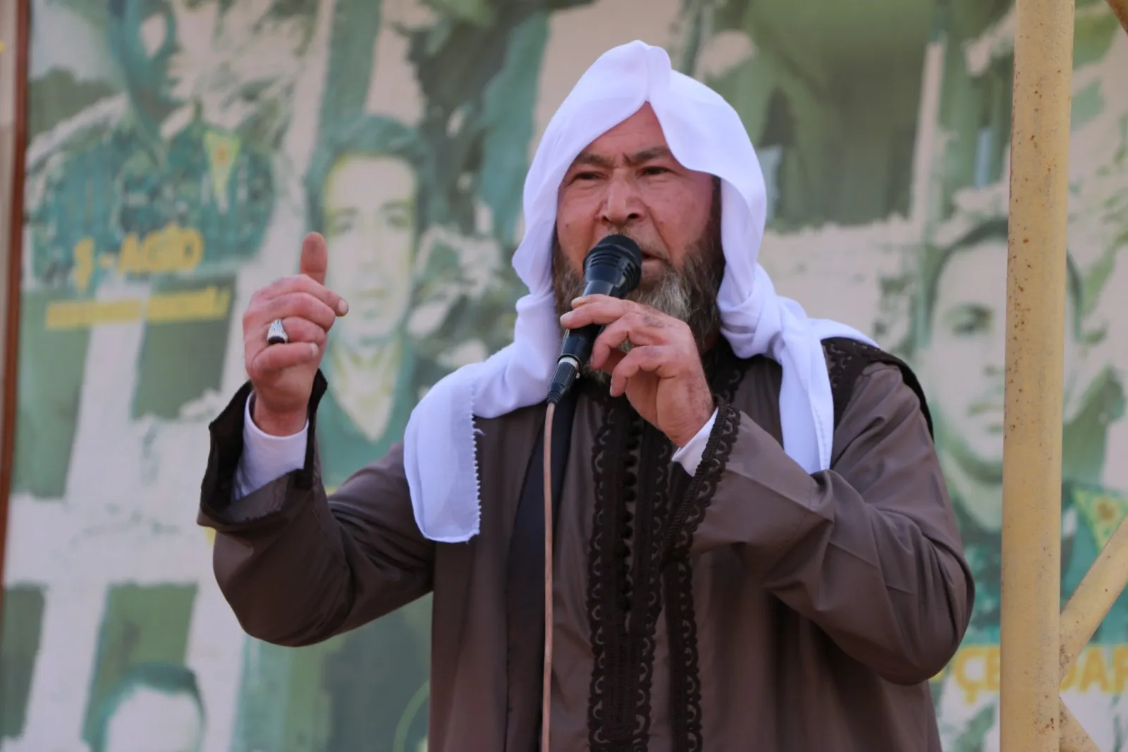Gelê herêmê di sibeha cejnê de serdana goristanên şehîdan kir