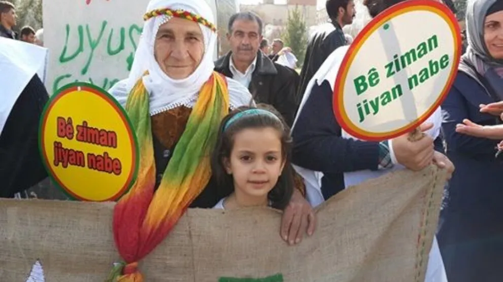 ​​​​​​​KNK: Werin em bi hev re milê xwe bidin bin barê ziman