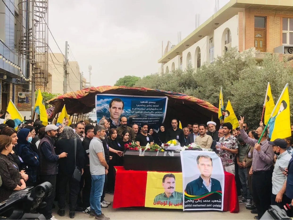 Bi sedan şênî cenazeyê welatparêz Mihemed Çelebî li cihê hatî şehîdxistin oxir kir