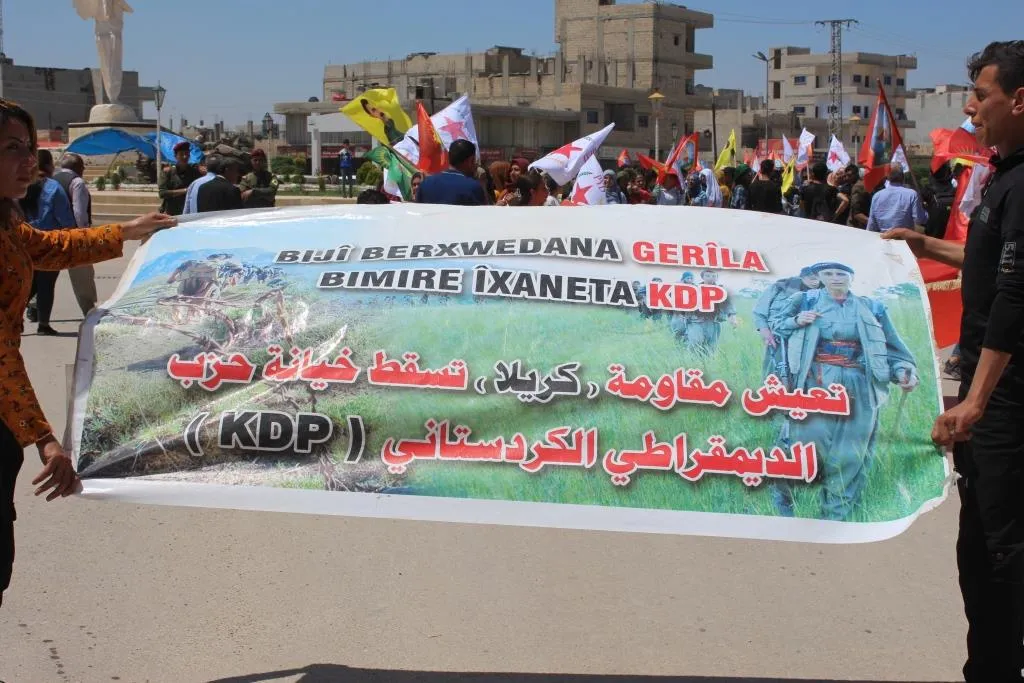 ​​​​​​​Ciwanên PYD’ê bi meşekê piştgirî da berxwedana gerîla  