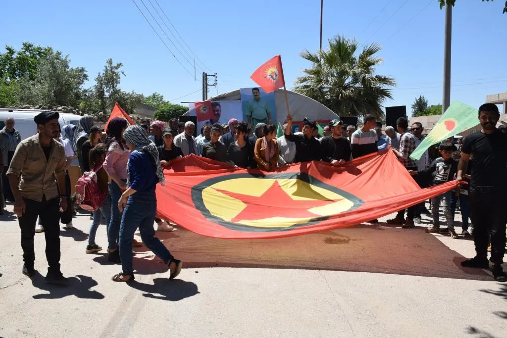 Ciwanên Kobanê ji bo piştgiriya gerîla çalakiya konvedanê li dar xist