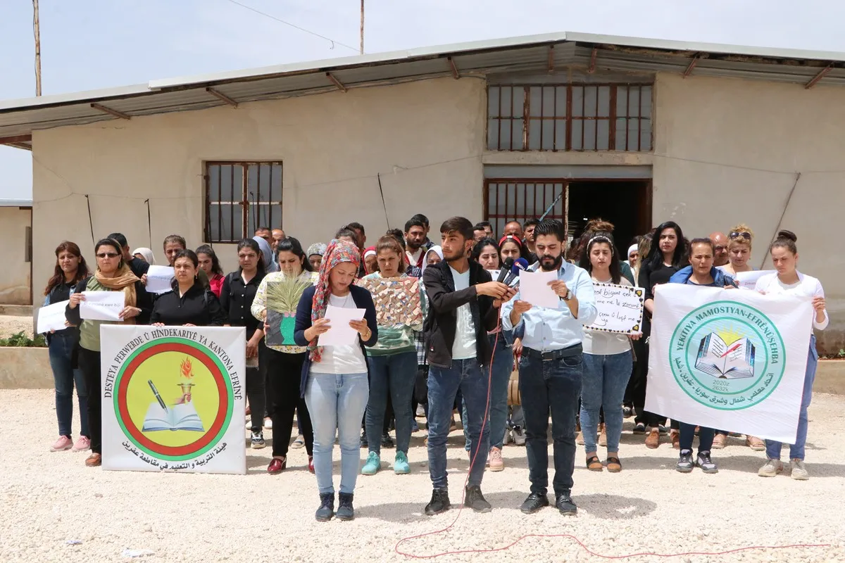 Yekitiya Mamosteyên Efrînê û Desteya Perwerdeyê Roja Zimanê Kurdî pîroz kir