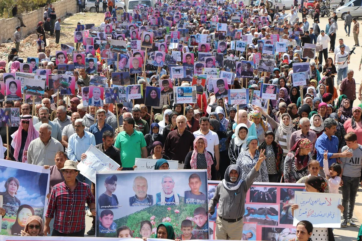 ​​​​​​​Şêniyên Efrînê nameyek radestî generalên Rûsyayê kir