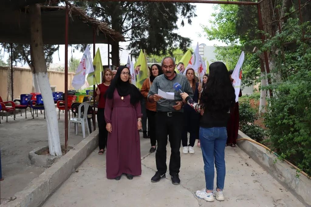 Şêniyên Dirbêsiyê êrişên li ser Mexmûr û Çemçemalê şermezar kirin