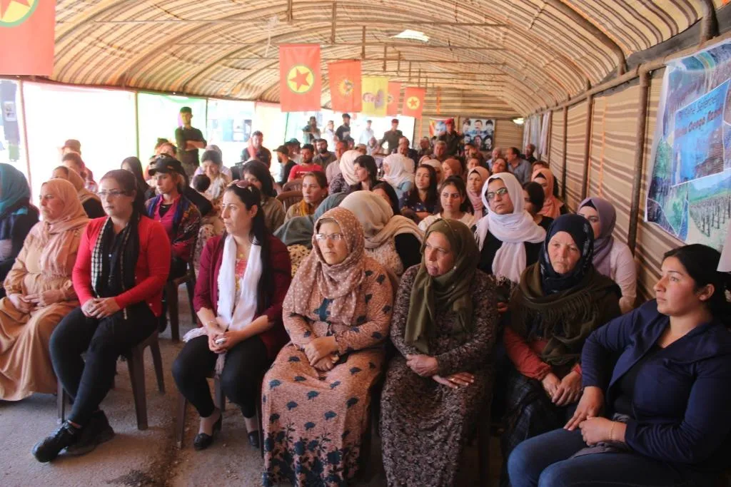 Li Kobanê çalakiya ciwanan a şermezarkirina êrişên dewleta Tirk berdewam e