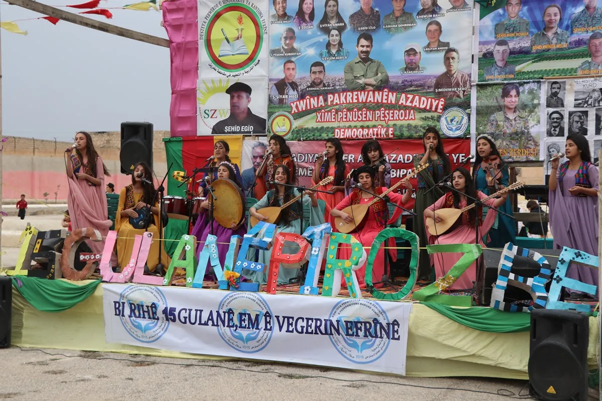 ​​​​​​​Şêniyên Efrînê Cejna Zimanê Kurdî pîroz kir