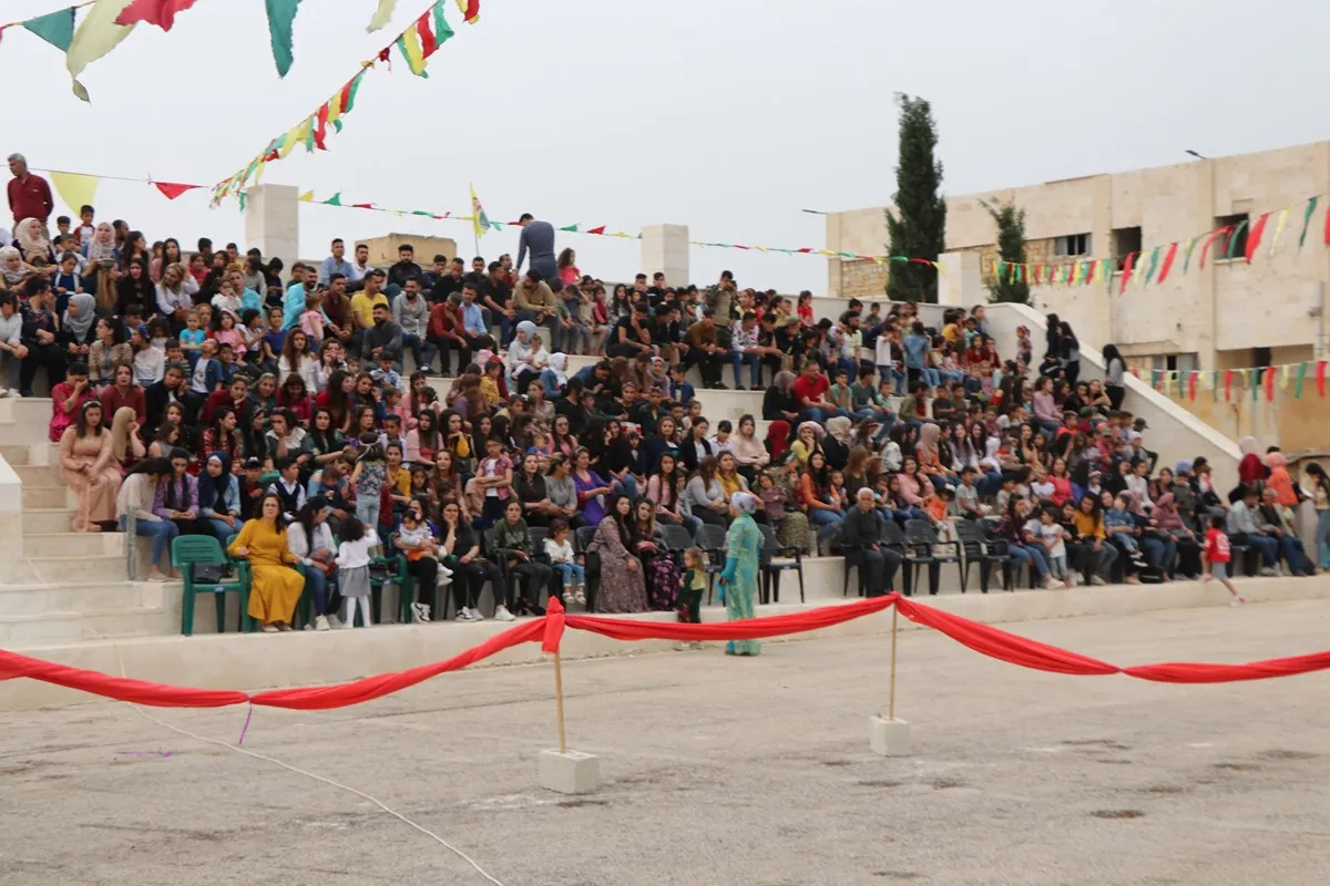 Şêniyên Efrînê Cejna Zimanê Kurdî pîroz kir