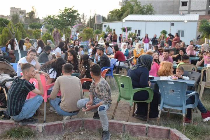 Bi çalakiyeke hunerî piştgirî dan berxwedana gerîla