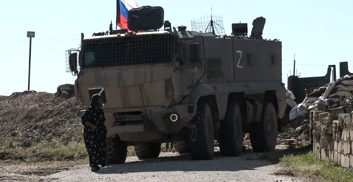 ​​​​​​​Jinekê ji hêzên Rûsyayê re got 'Hûn di êrişên li ser Kobanê de hevkar in'