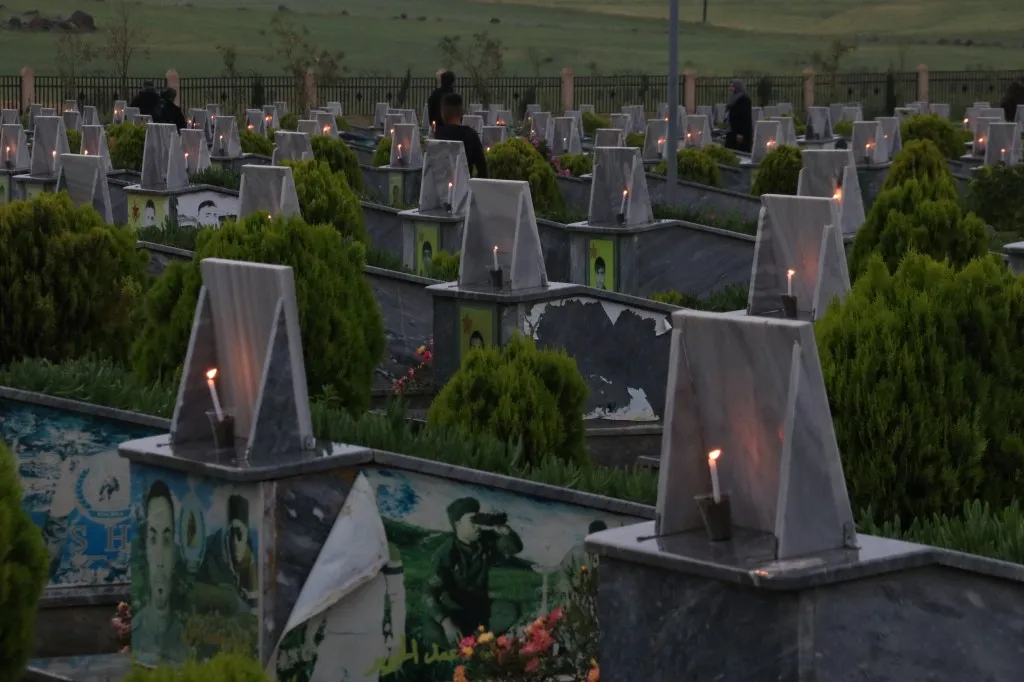 ​​​​​​​Bi boneya Cejna Remezanê serdana goristanên şehîdan hatin kirin- HATE NÛKIRIN