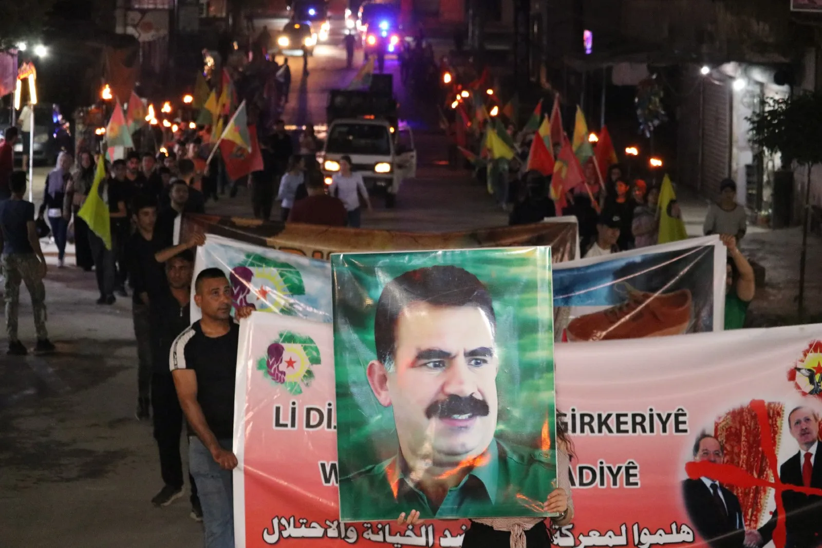 Li Helebê ciwanên şoreşger piştgiriya xwe ji berxwedana gerîla re nîşan da