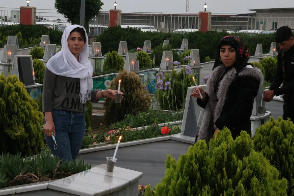 ​​​​​​​Bi boneya Cejna Remezanê serdana goristanên şehîdan hatin kirin- HATE NÛKIRIN