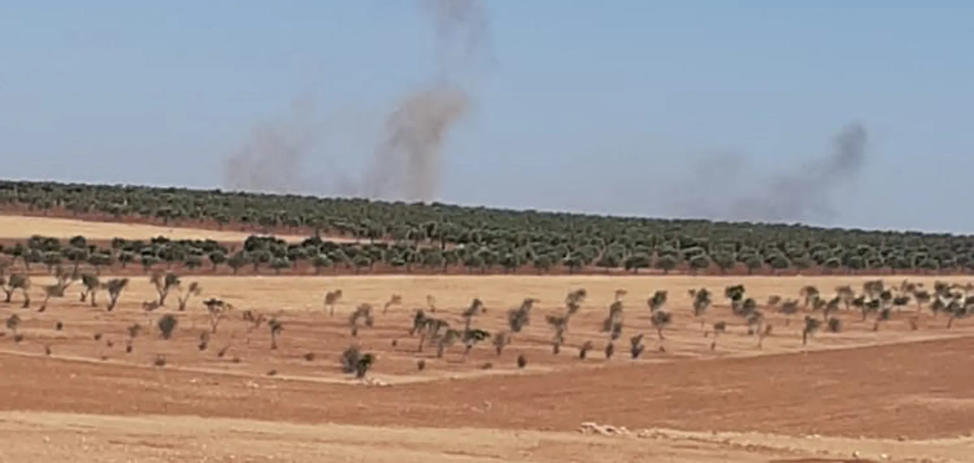 Artêşa Tirk gundê Til Qirah ê Şehbayê topbaran dike