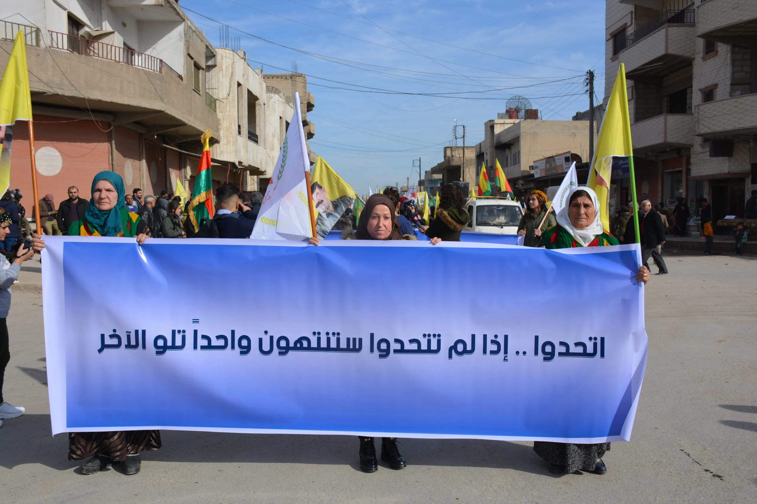 Hevserokên komîn û meclisên Kobanê hişyarî li xeteriyên şerê piskolojîk da
