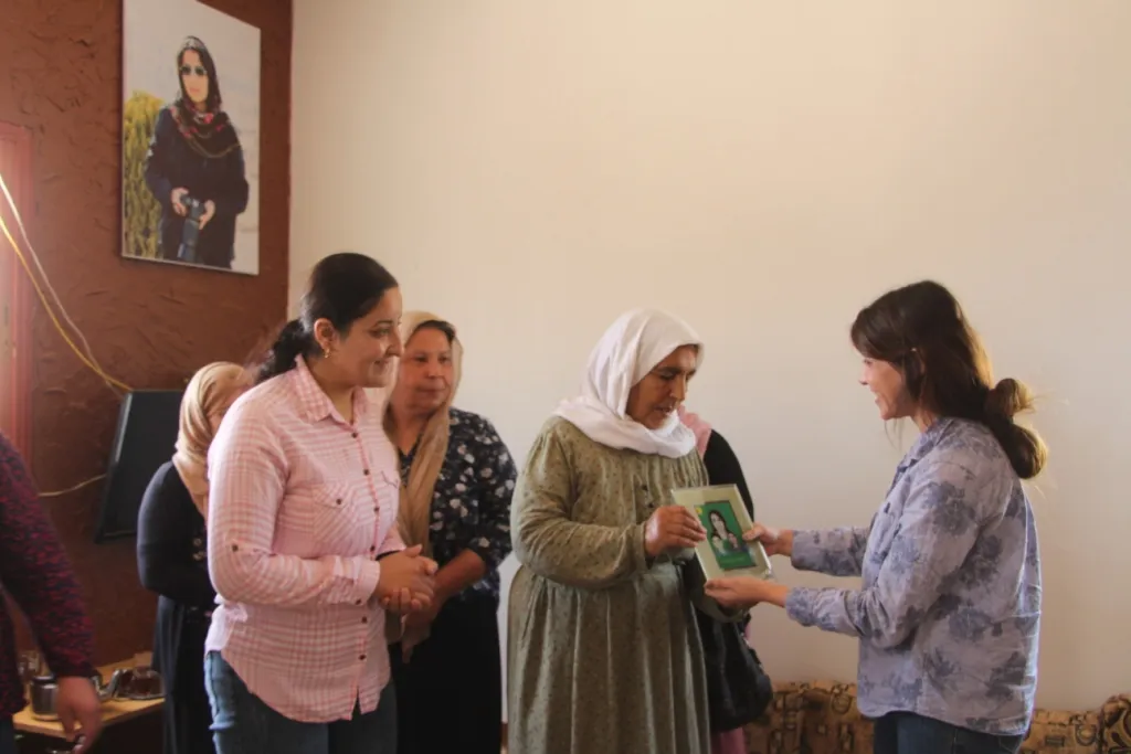 ​​​​​​​Koordînasyona Kongra Star serdana malbatên şehîdên jin kir