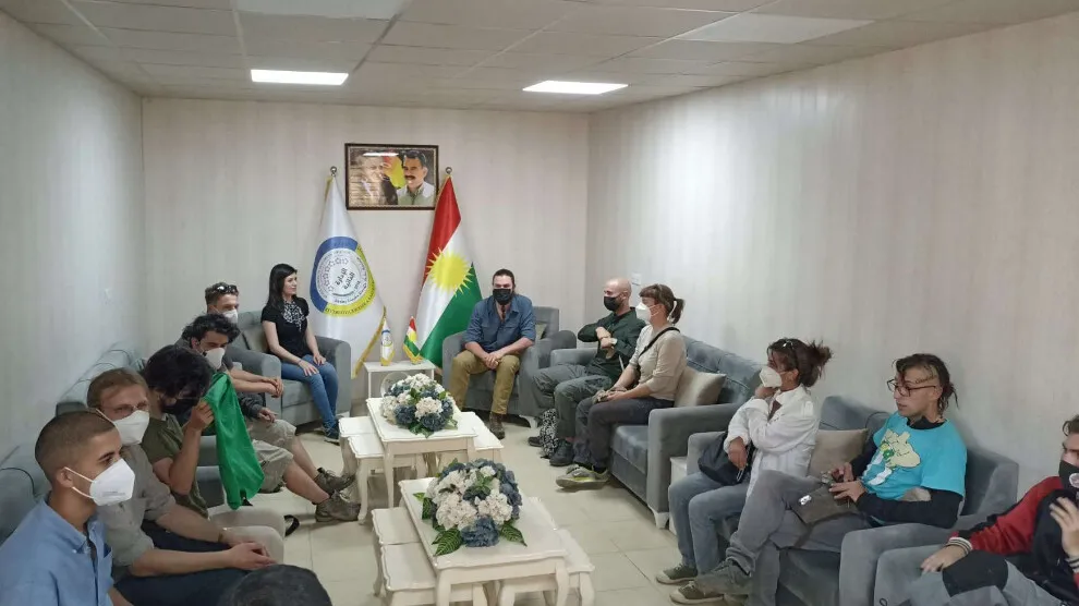 Şandeya ku PDK`ê nehişt biçe Rojava, serdana Nûnertiya Rêveberiya Xweser li Başûr kir