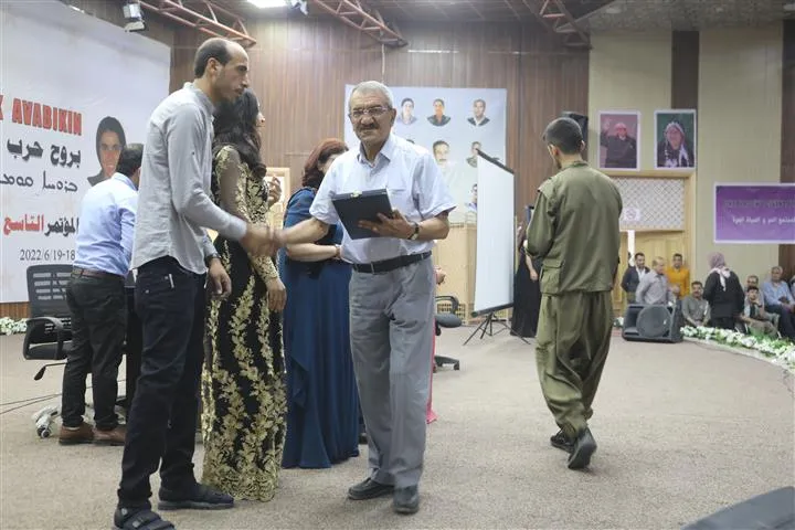 PYD`ê di kongreya xwe de hejmareke kesayetên welatparêz xelat kirin