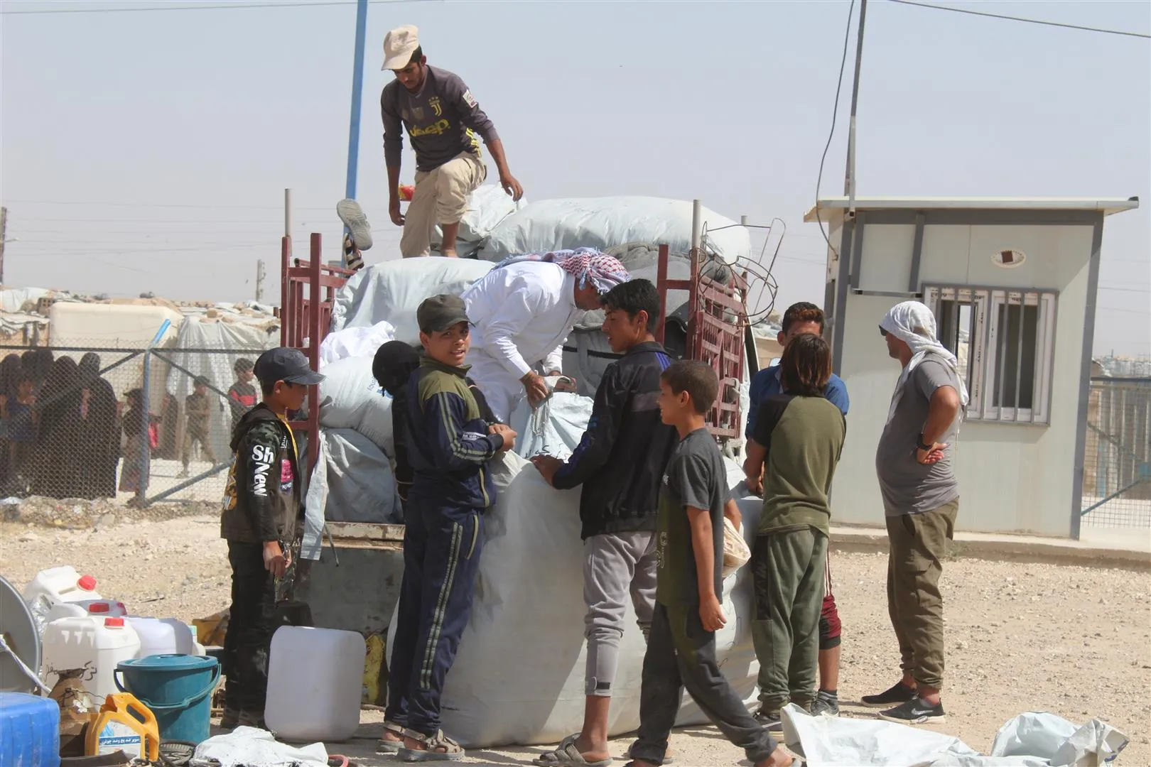 Ji kampa Holê beşeke din a penaberên iraqî derket