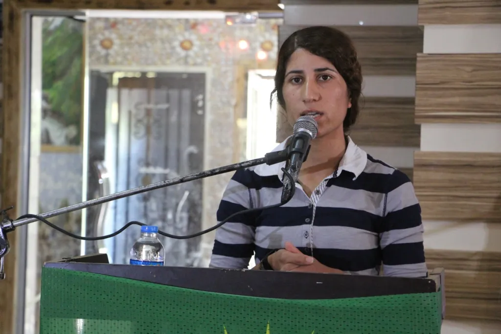 Jinên ciwan li Kobanê komxebatek li dar xist