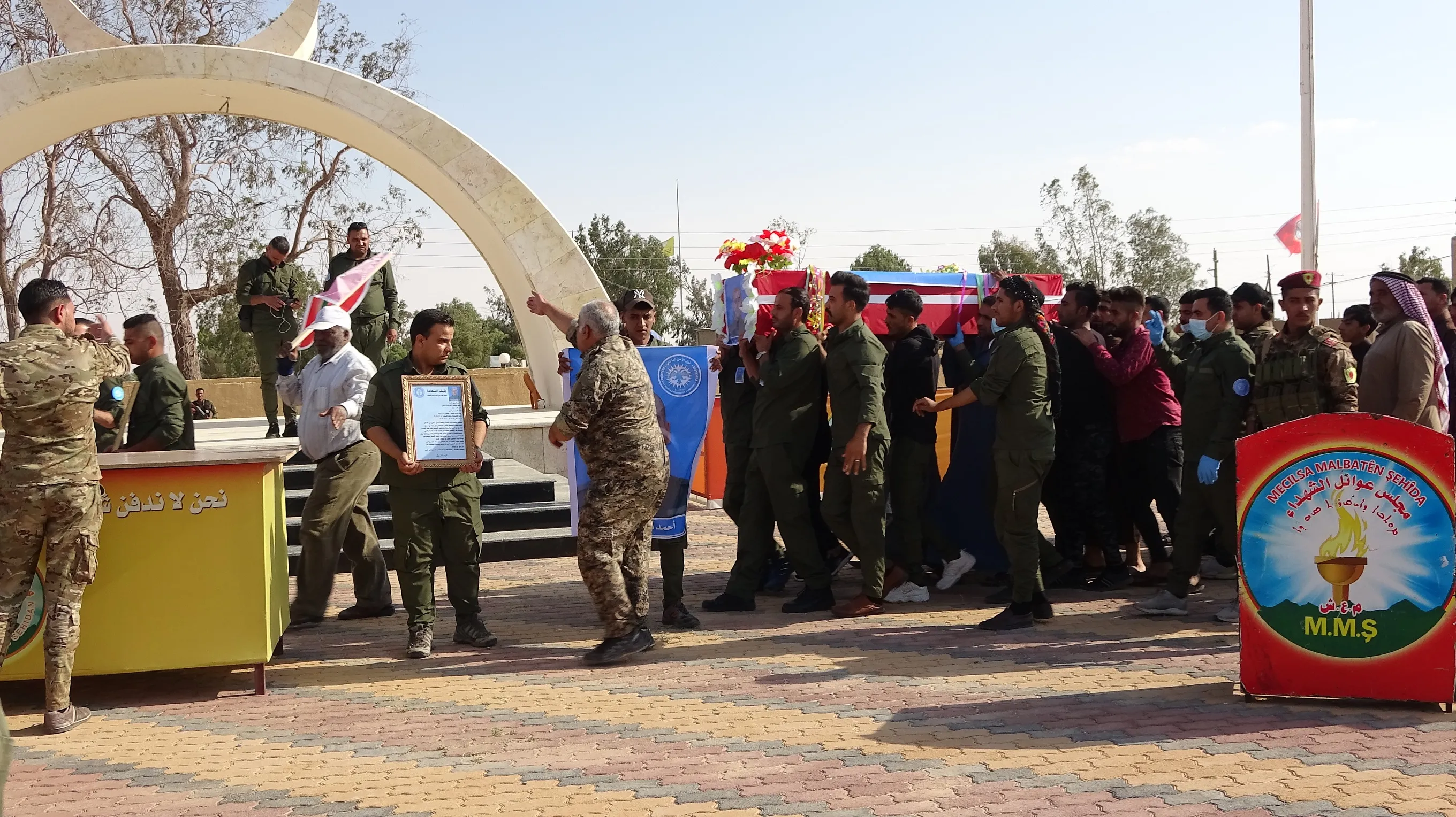 Şêniyên Tebqayê cenazeyê şehîd Ehmed El-Sahî veşartin