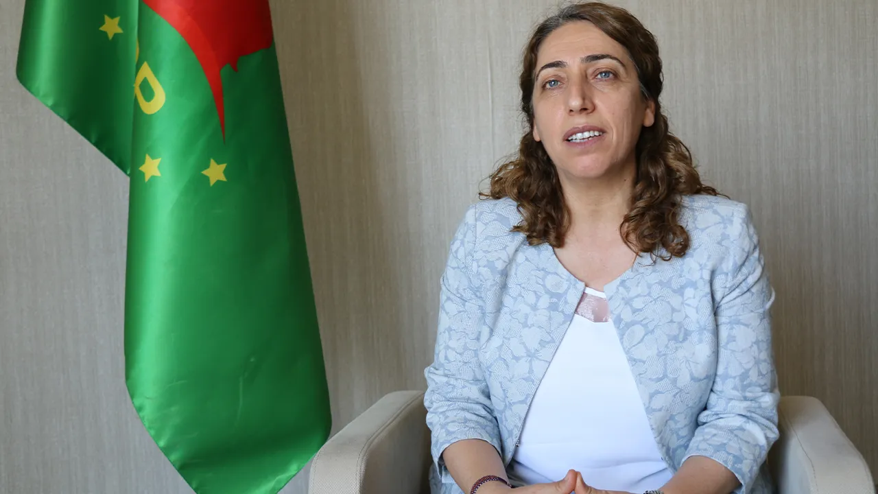 Salîha Aydenîz: Azadiya birêz Ocalan misogeriya demokratîbûna Tirkiyê ye
