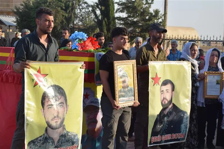 Şêniyên Hesekê cenazeyê Ferhan Mihemed oxir kir