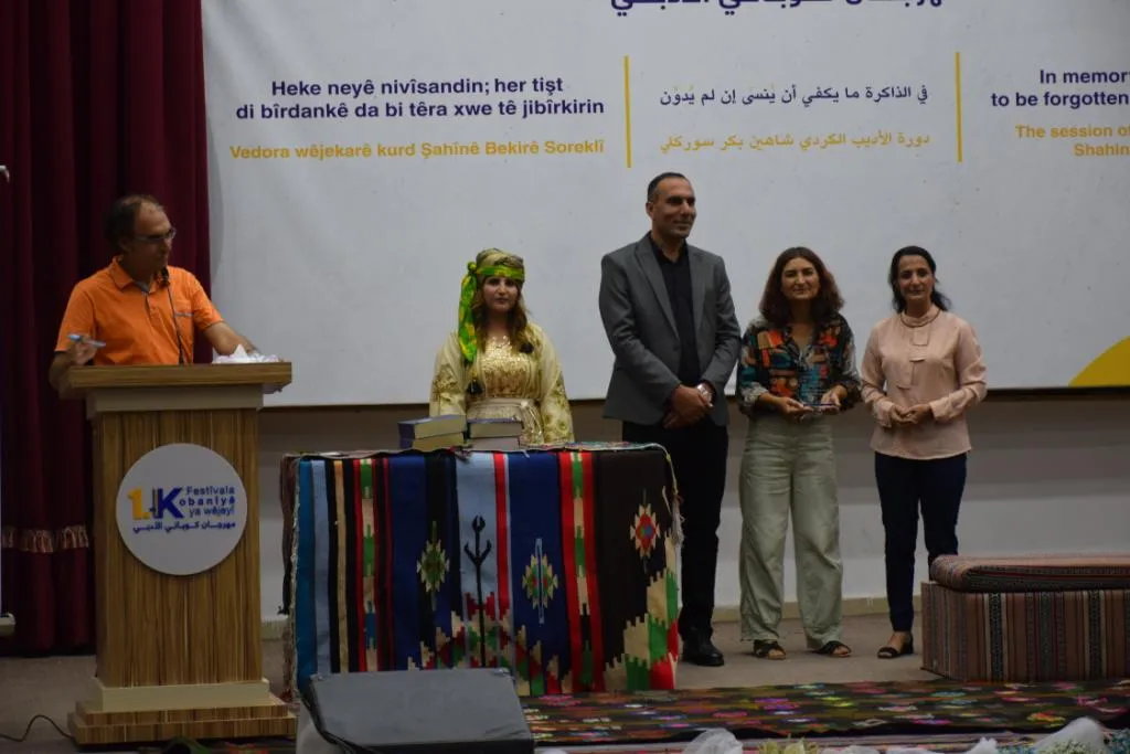 Mîhrîcana Wêjeyî ya Kobanê bi xelatkirina serkeftiyan bi dawî bû