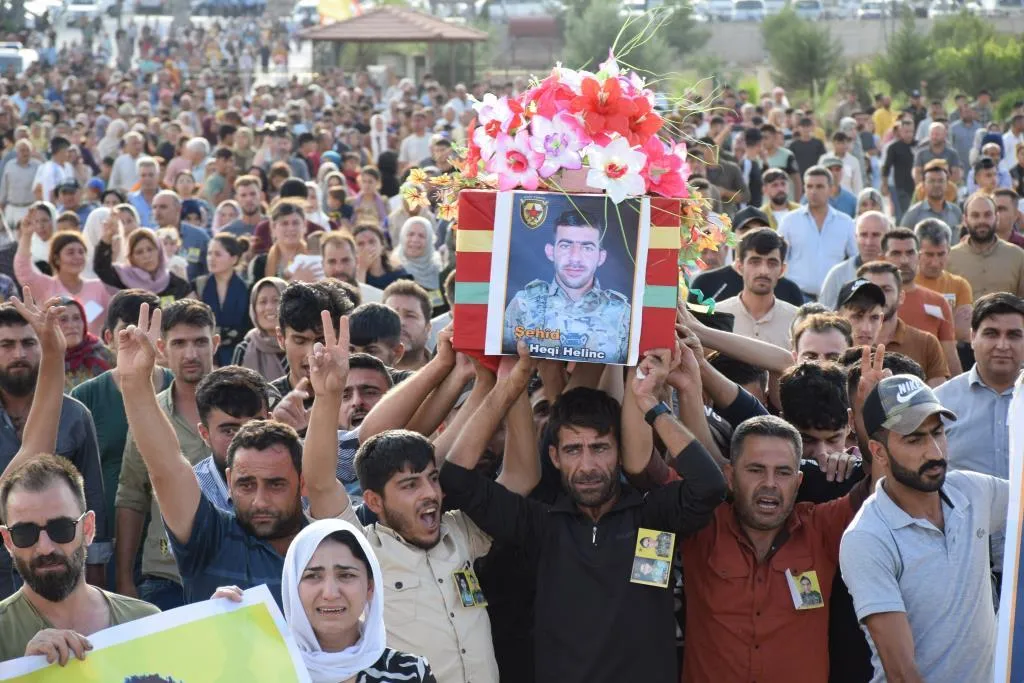 ​​​​​​​Ji bo şehîd Heqî Hilinc û Serdar Kobanê merasîmek hate lidarxistin