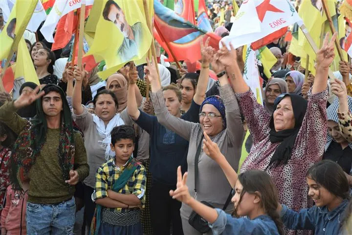 Ji bo piştgiriya berxwedana gerîla gel li Hesekê daket qadan