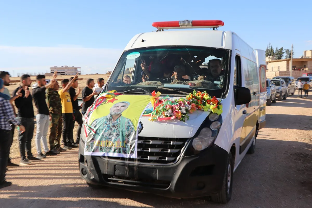 ​​​​​​​Şêniyên Efrînê şehîd Elî Cabo oxir kir