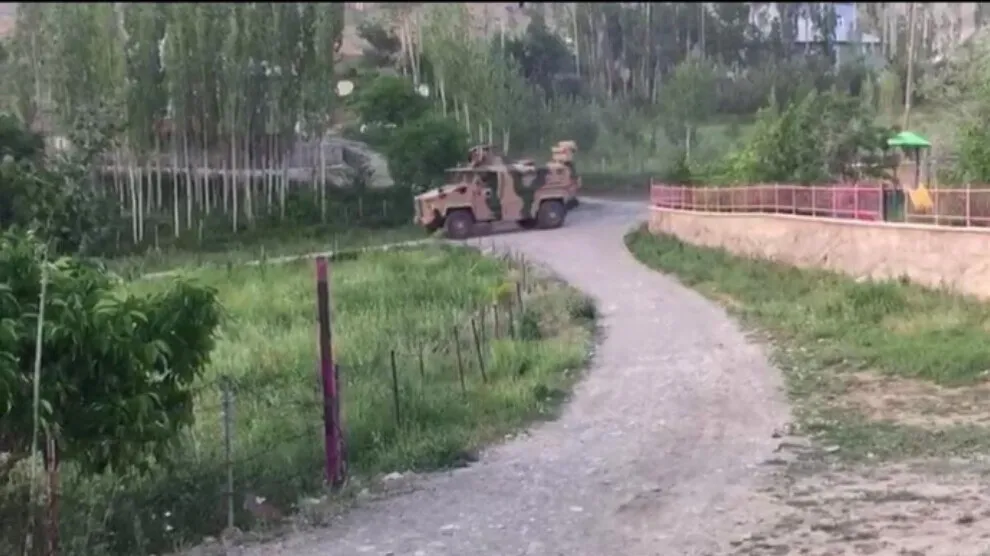 Leşkerên Tirk li 20 kesî dan û birin herêma operasyonê
