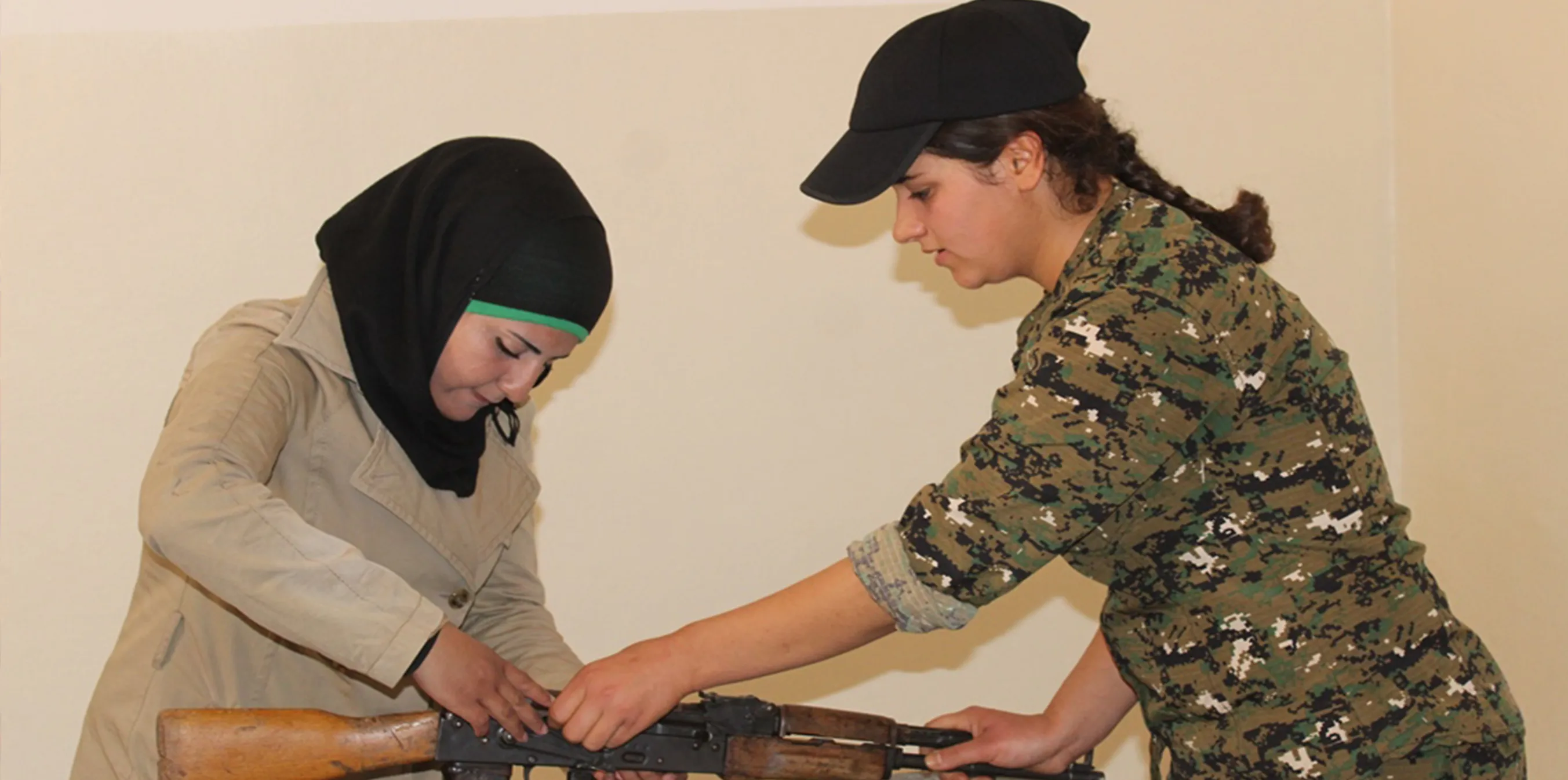 ​​​​​​​Jinên Kobanê: Em nahêlin dagirkeriya Tirk gundekî herêmên me dagir bike