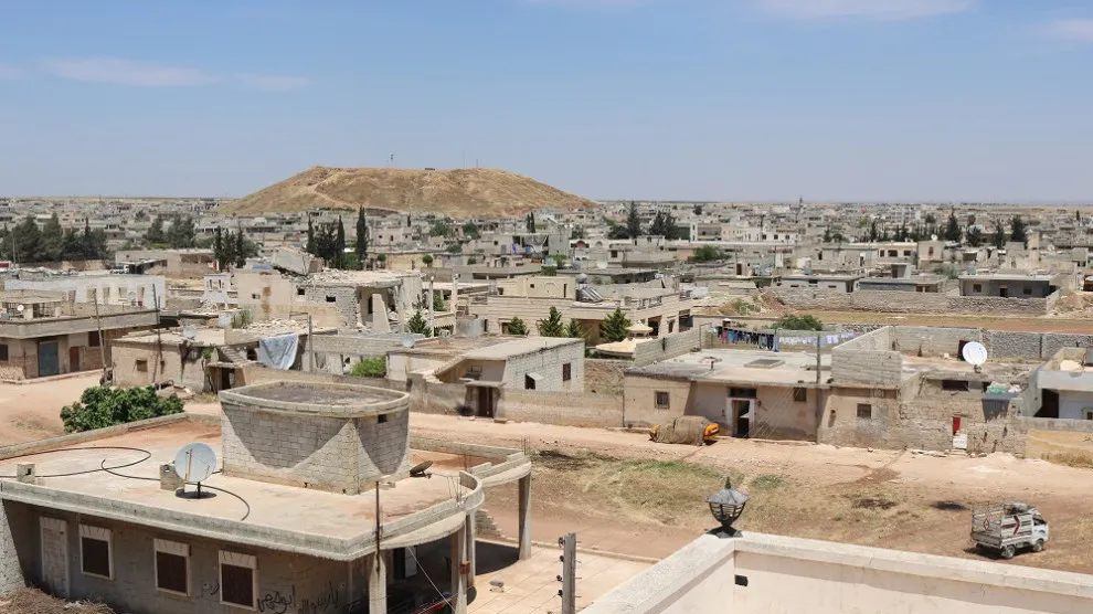 Li herêma Efrînê jêrzemîn û şikeft hatine amadekirin û xendeq hatine kolandin
