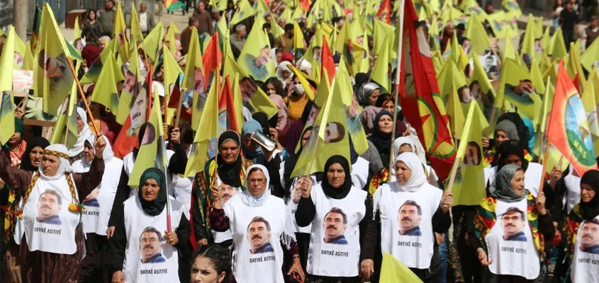 ‛Heta azadiya fîzîkî ya rêber Ocalan em ê têkoşînê xurt bikin’