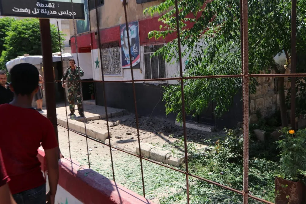 Dagirkeriya Tirk baregeheke hêzên hikumeta Şamê bombe kir: 2 leşker birîndar bûn