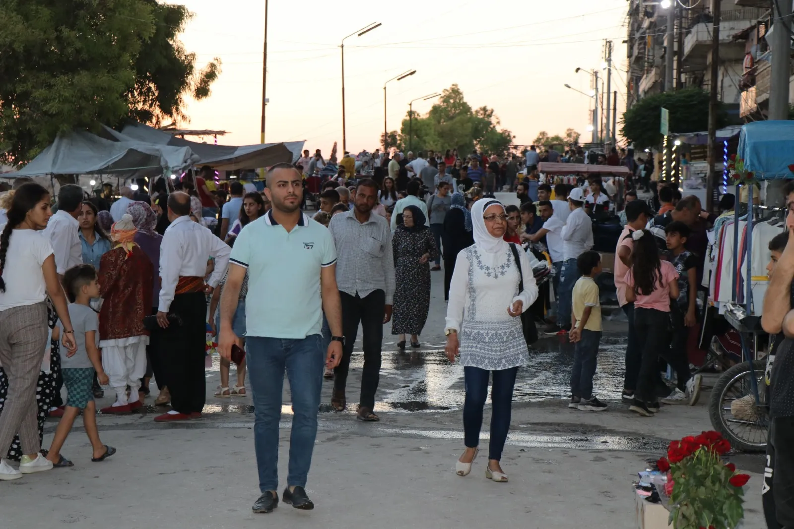 ​​​​​​​Ruxmî zor û zehmetiyan jî welatî pêşwaziya cejna Qurbanê dikin