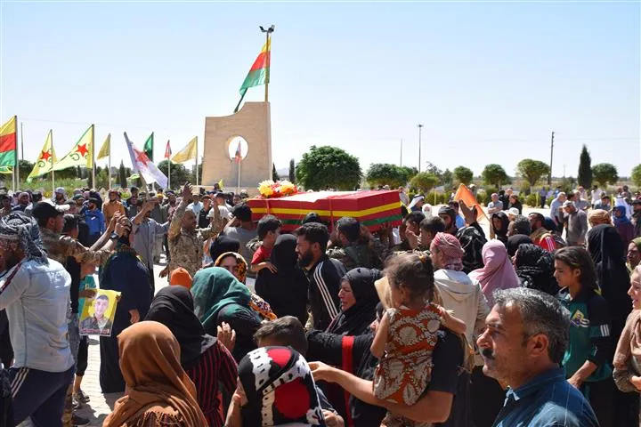 Şêniyên Hesekê 2 şehîdên xwe oxir kirin